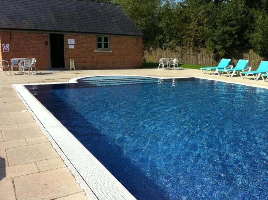 Castleford Cottage , Lowermill Estate Somerford Keynes Eksteriør billede